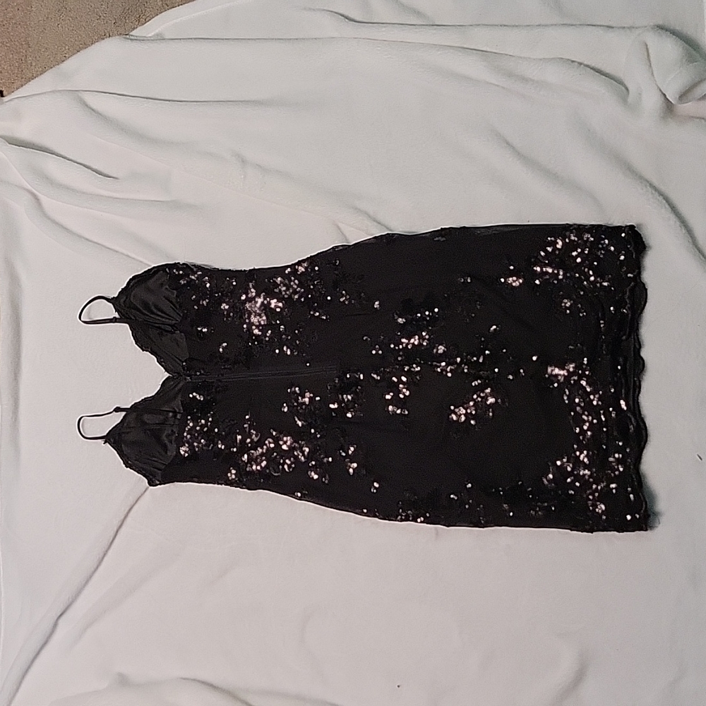Little black dress! - Picture 2 of 7